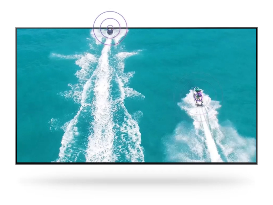 From a bird's eye view, two boats are moving from bottom to top. The boat on the left is already leaving the TV screen, and the boat on the right on the TV screen is marked with a sound.